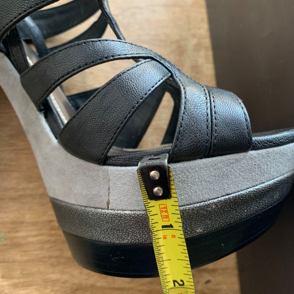 Bebe heels - Picture 6 of 8